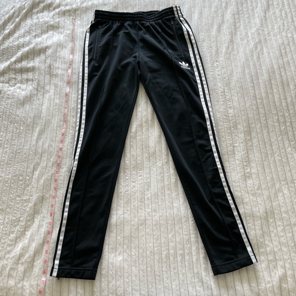 Adidas classic track pants sweatpants 

- women’s size s
